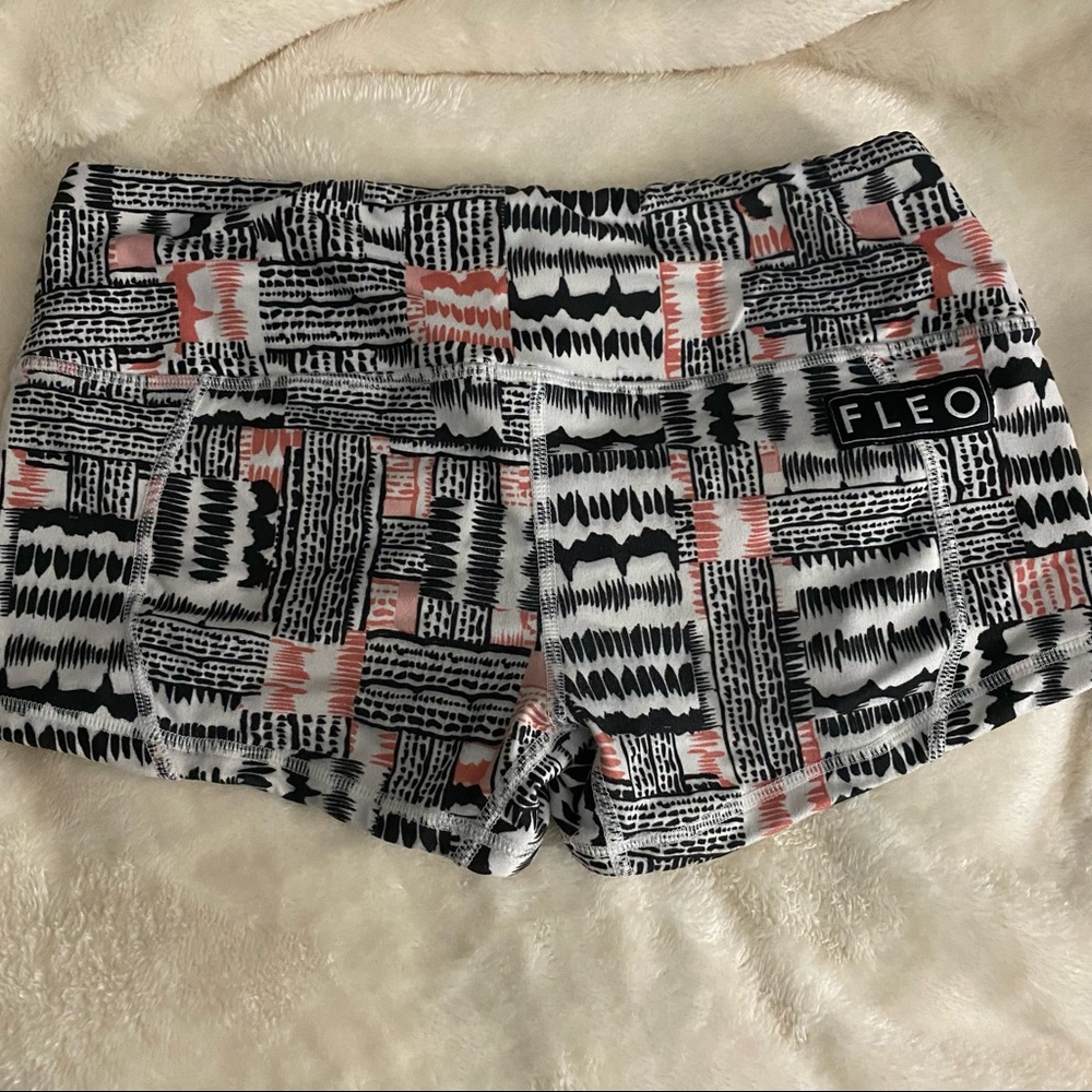 Fleo Shorts
